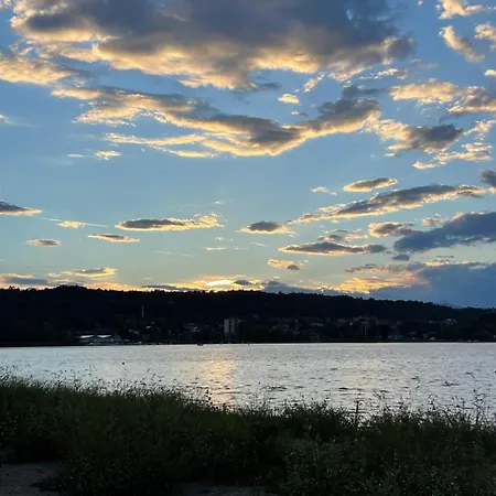 The Ugly Duckling Apartman *