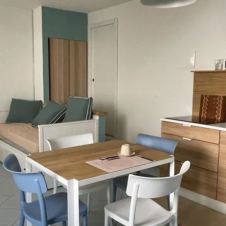 The Ugly Duckling * Dormelletto