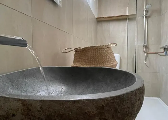 The Ugly Duckling Apartment Dormelletto